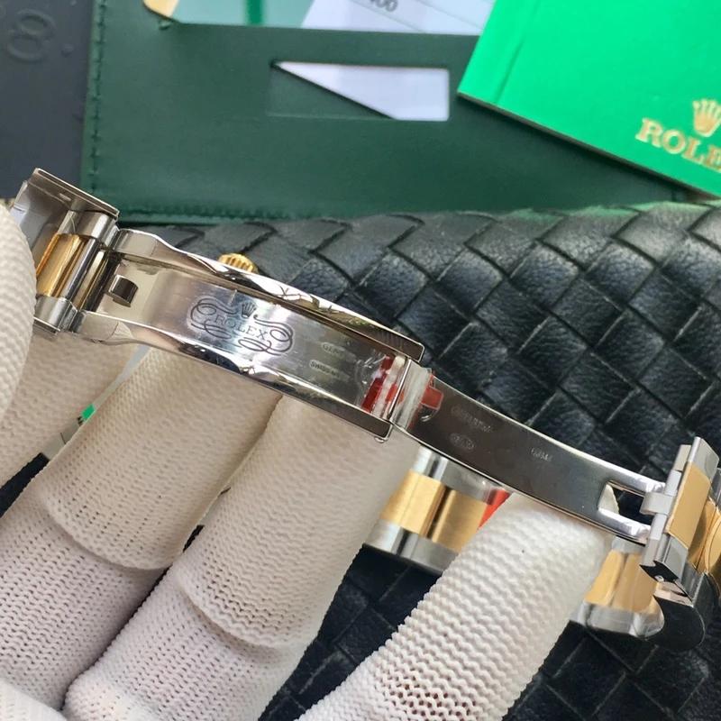 Submariner 116613LB 09