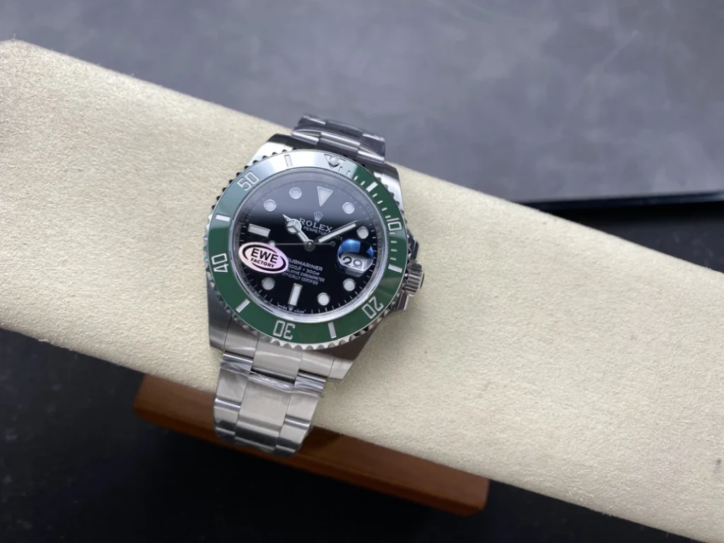 Submariner M126610LV 0002 06