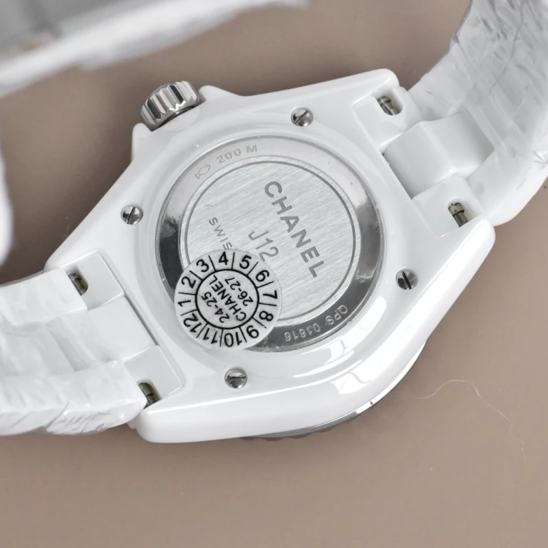 Chanel J12 H5698 09