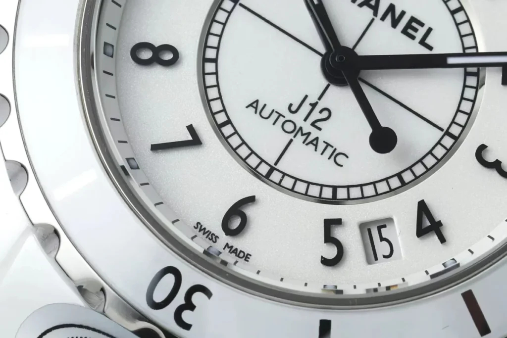Chanel J12 H5700 01