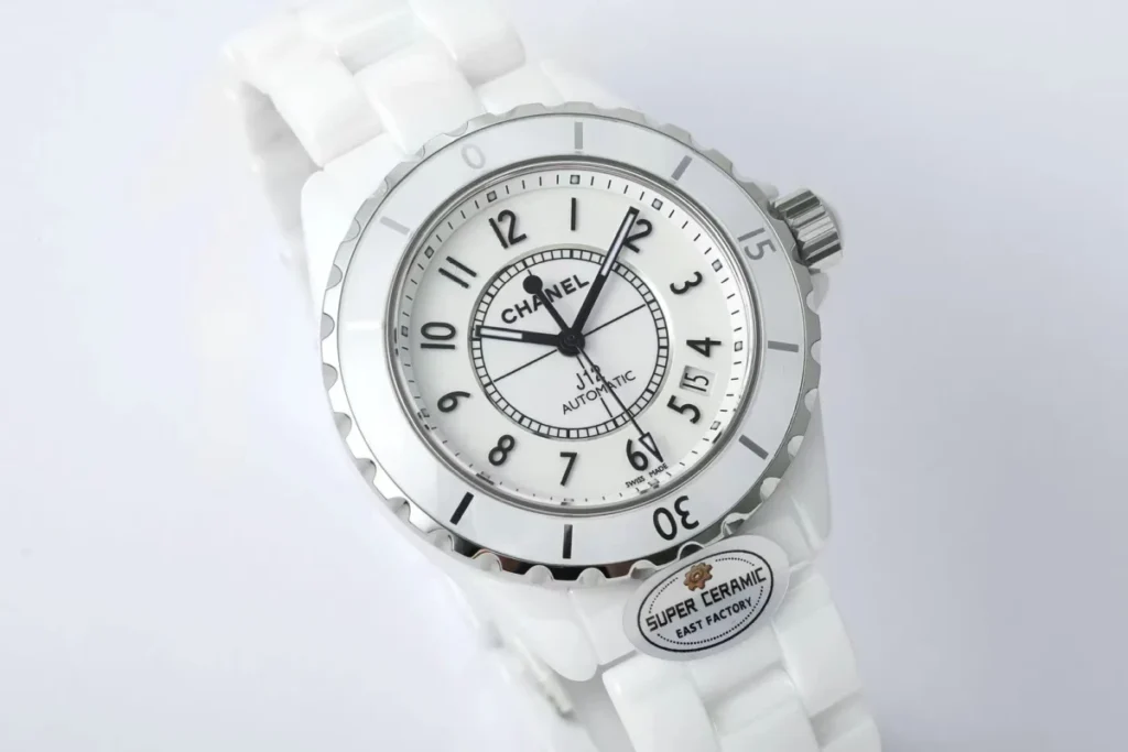 Chanel J12 H5700 5 01