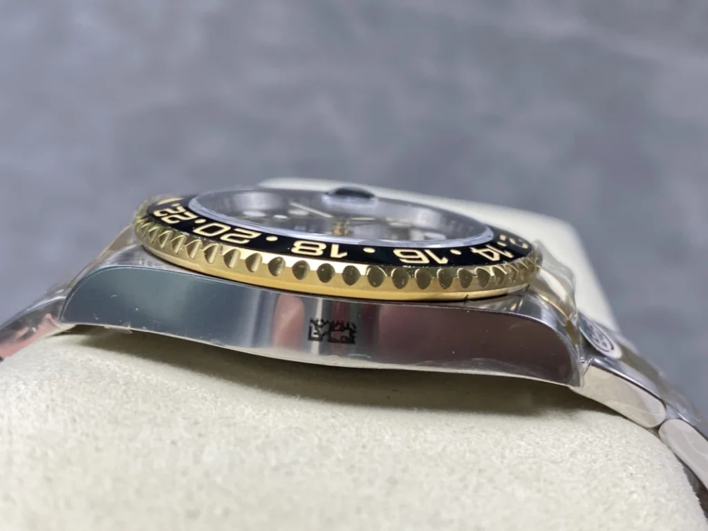 GMT Master II M116713ln 0001 07