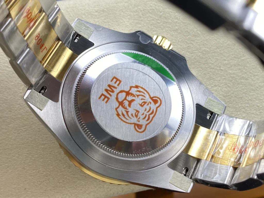 GMT Master II M116713ln 0001 09