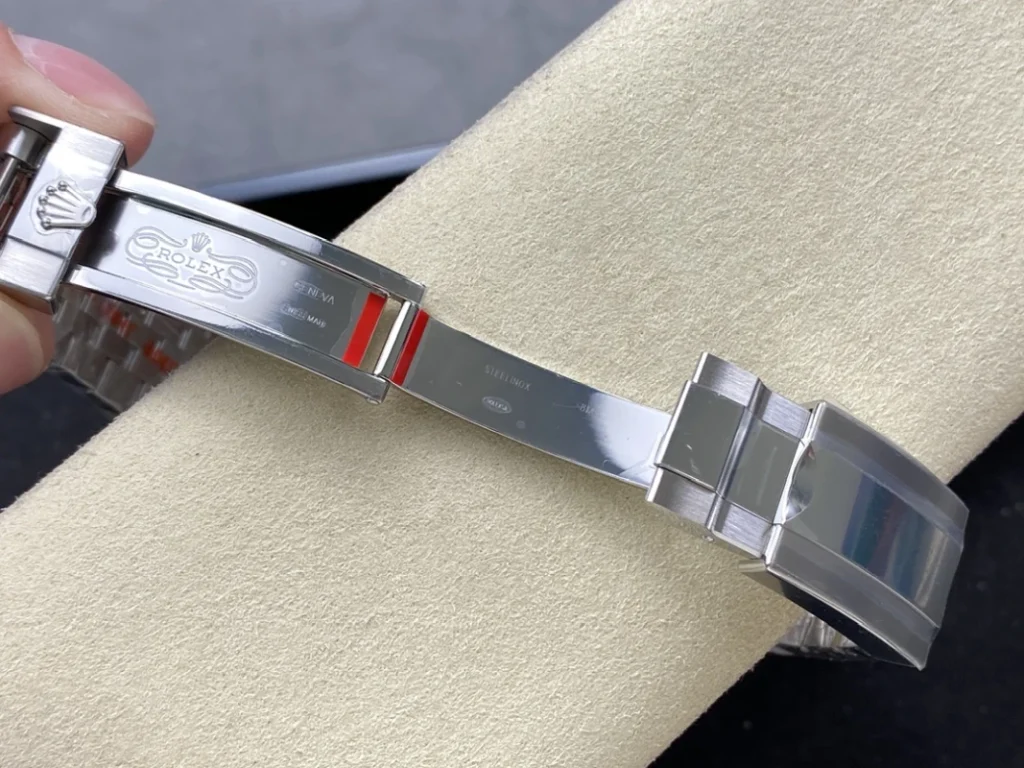 GMT Master II M126710blro 0001 01