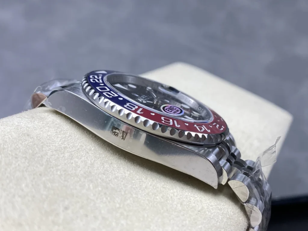 GMT Master II M126710blro 0001 06