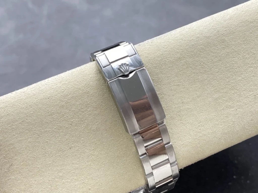 GMT Master II M126710blro 0002 01