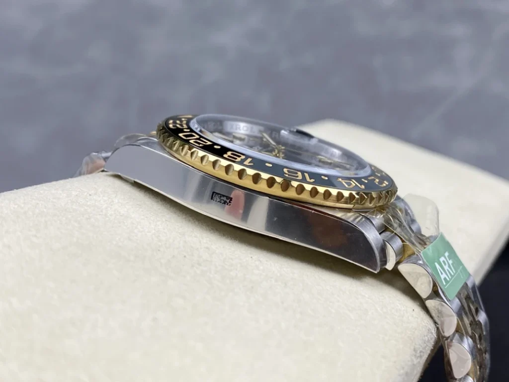 GMT Master II M126713grnr 0001 04