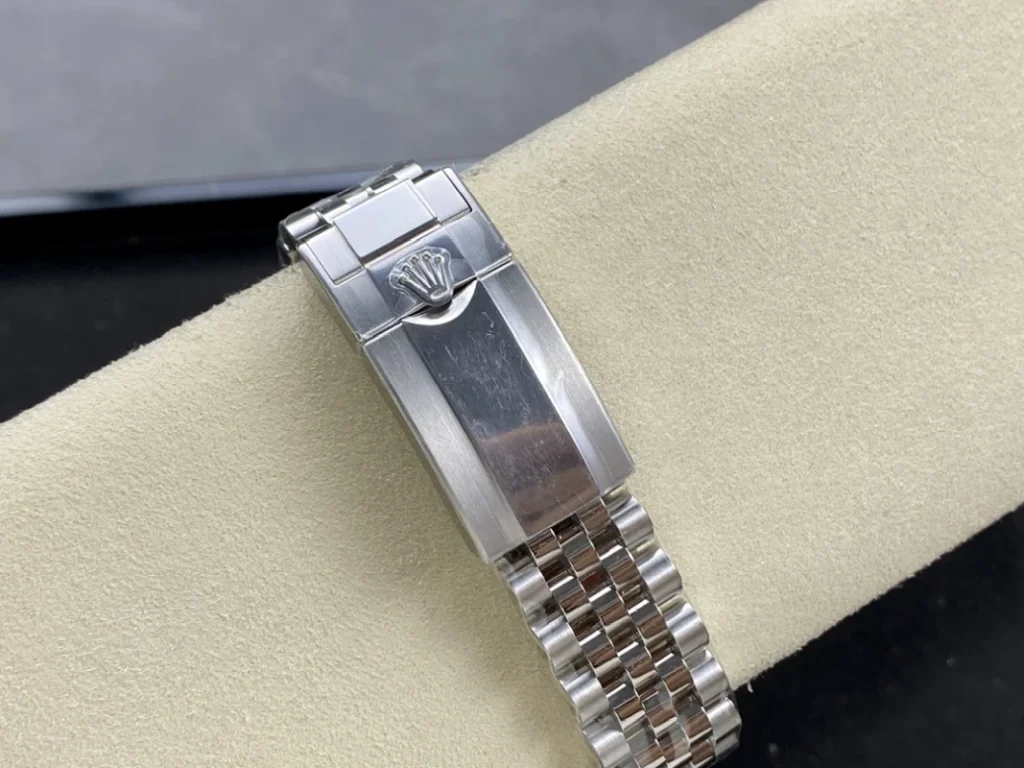 GMT Master II M126720vtnr 0002 09