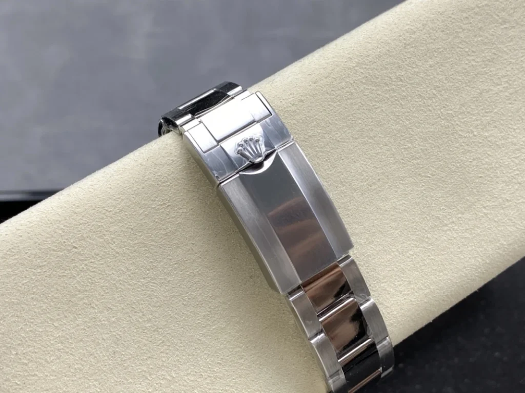 GMT Master II M126729vtnr 0001 09