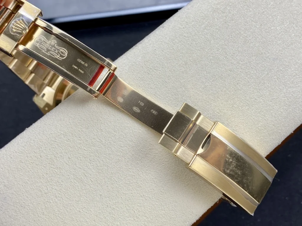 Submariner M126618LN 0002 C 01