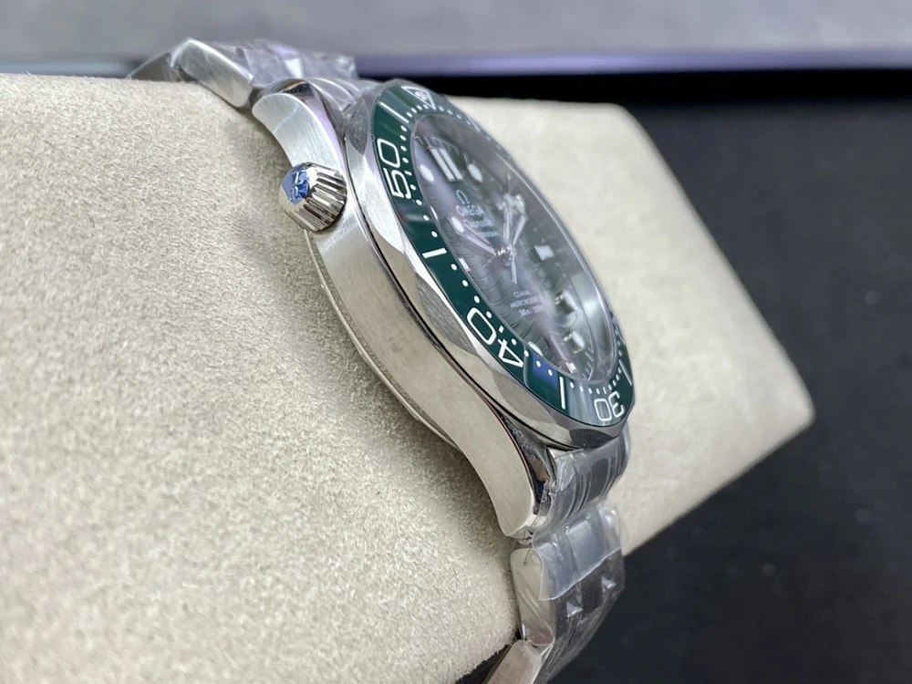 21030422010001 42mm 07