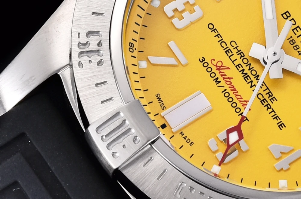 Breitling Avenger II Seawolf A17331101I1S2 Yellow Dial Close-up lower