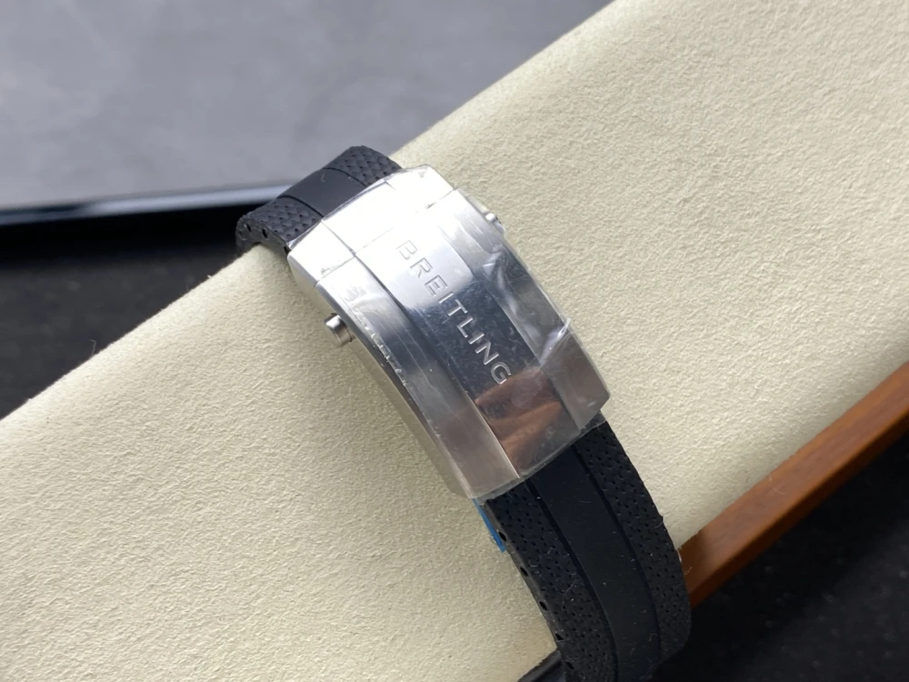 A17376211B1S1 TF44mm 01