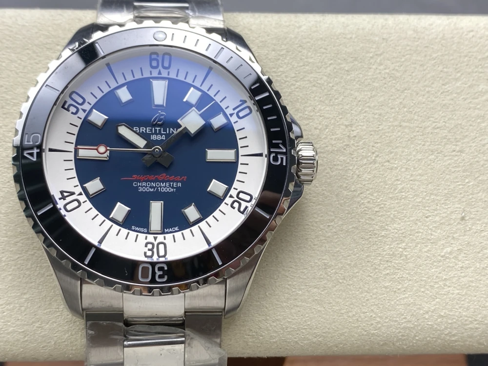 A17376211C1A1 44mm 02