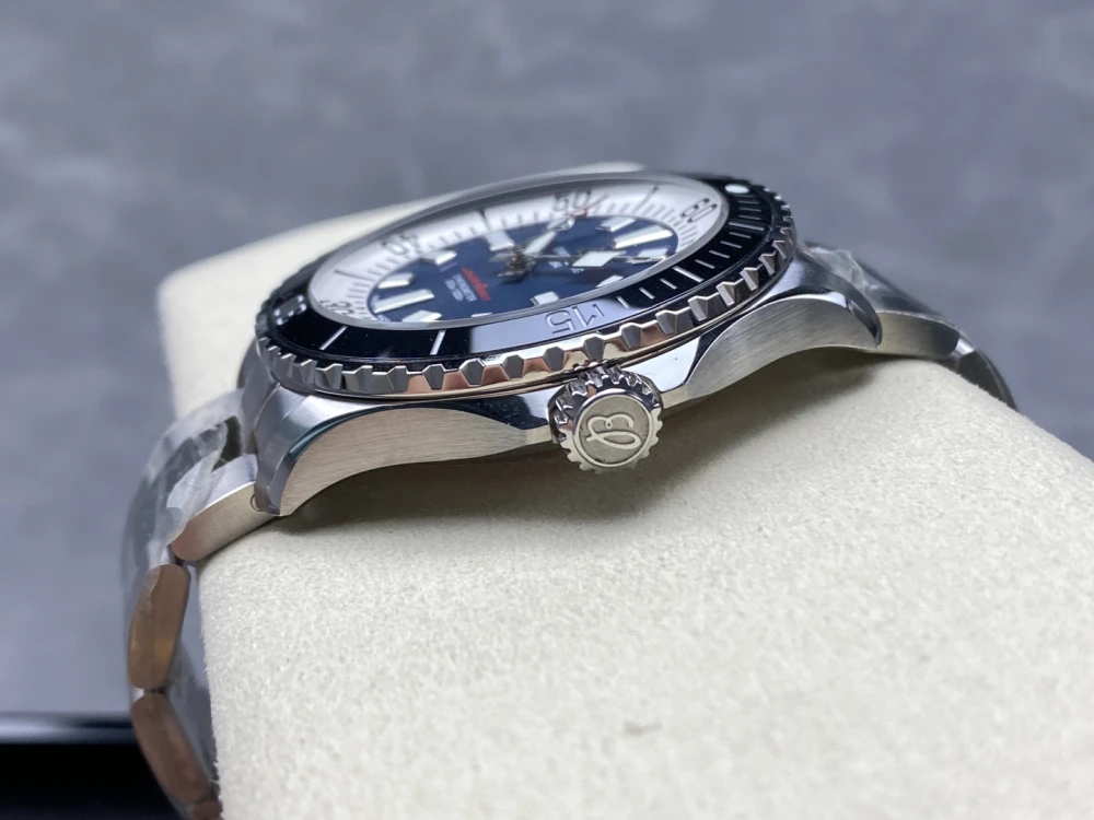 A17376211C1A1 44mm 08