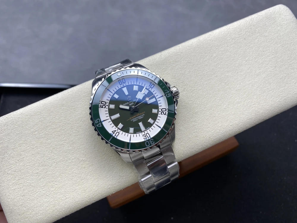 A17376A31L1A1 44mm 07