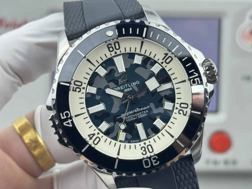 Superocean 46mm 32