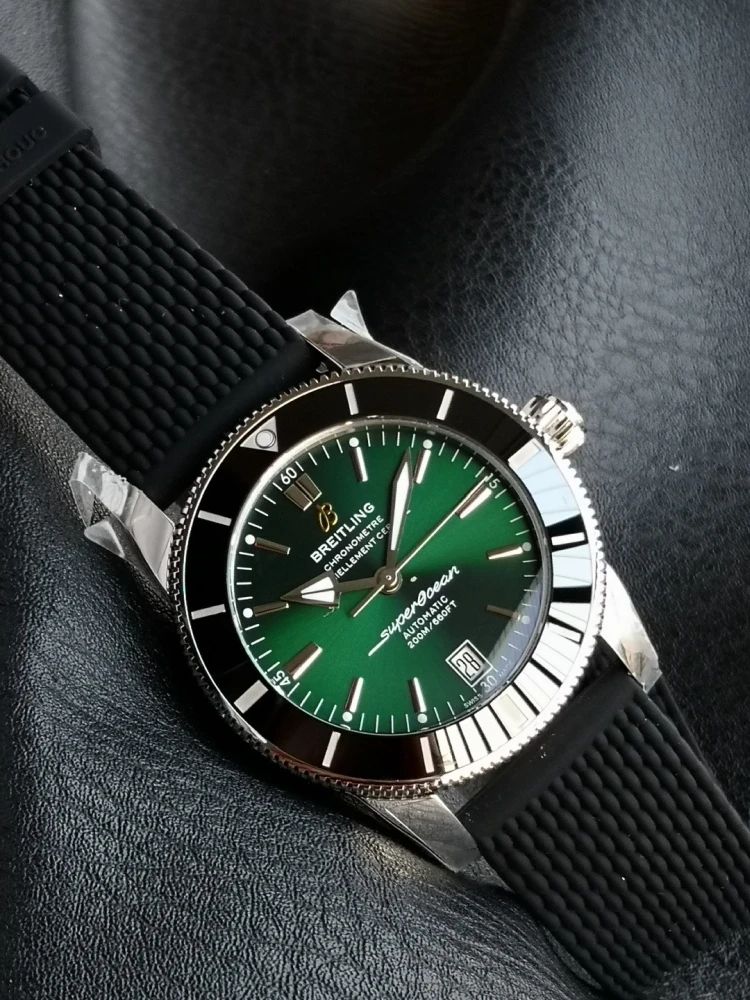 Superocean B20 42mm 68