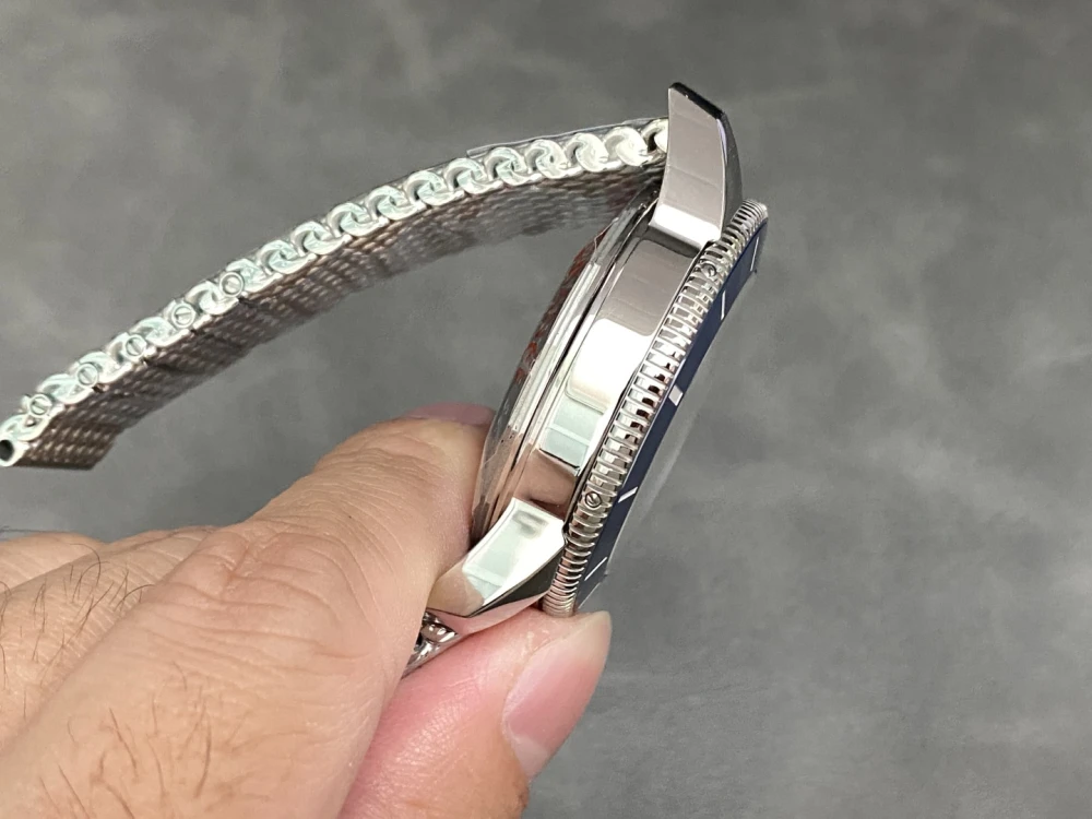 Superocean B20 WB 42mm 06