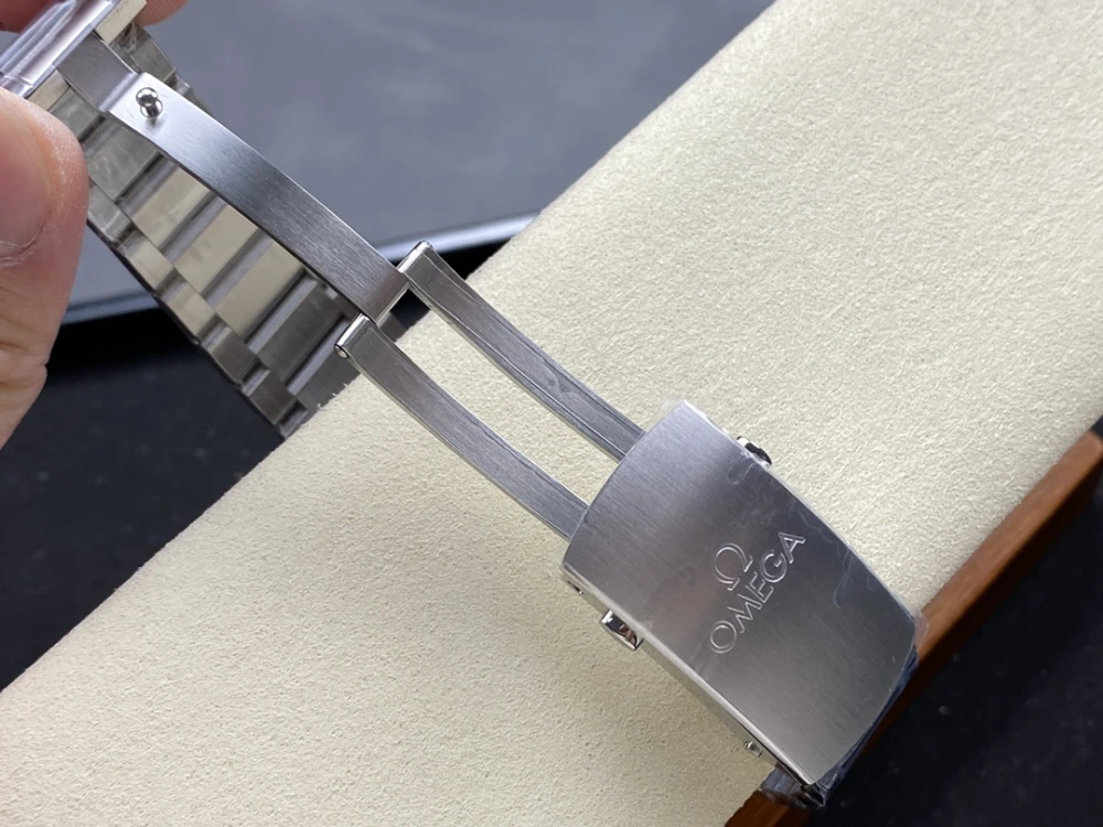 Seamaster 300m Retro 10