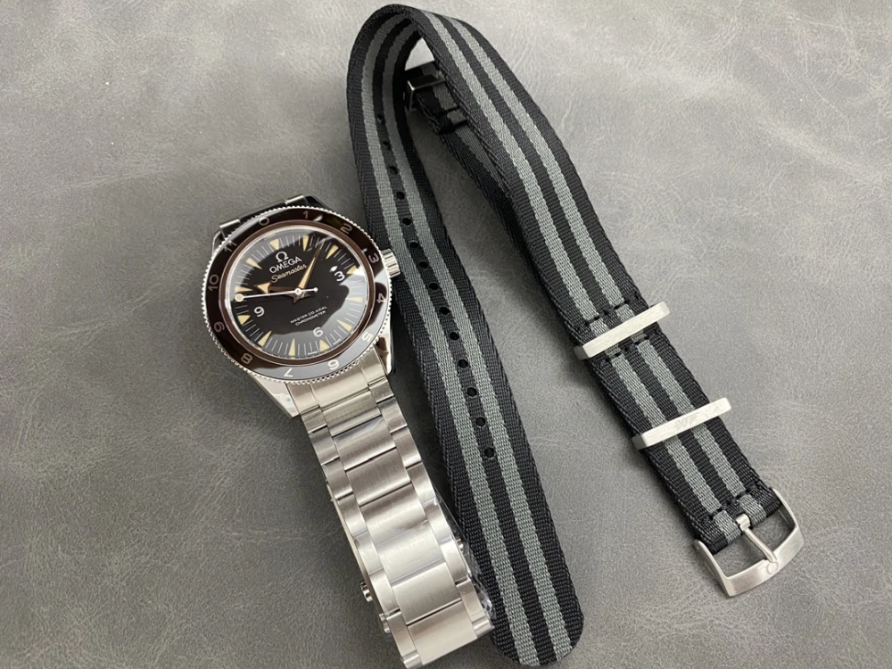 Seamaster 300m Retro 23